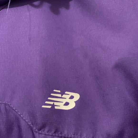 New Balance two-tone neon Windbreaker - Picture 3 of 5